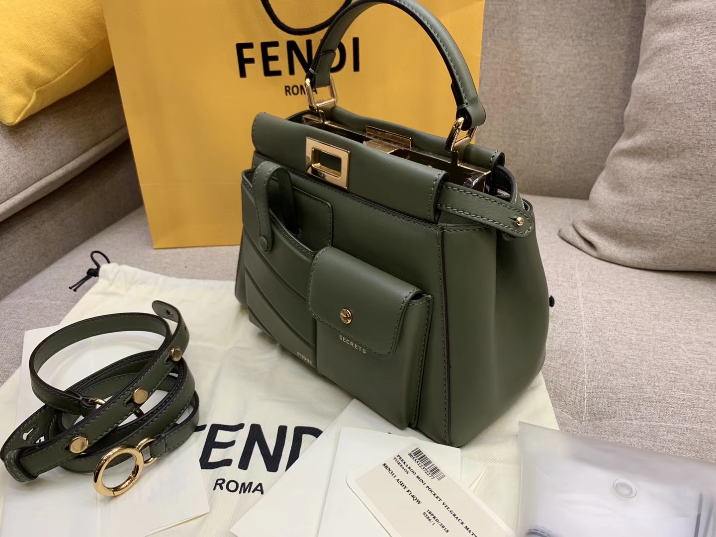 Fendi 芬迪 Peekaboo 手袋 完美气场  墨绿色口袋小猫包