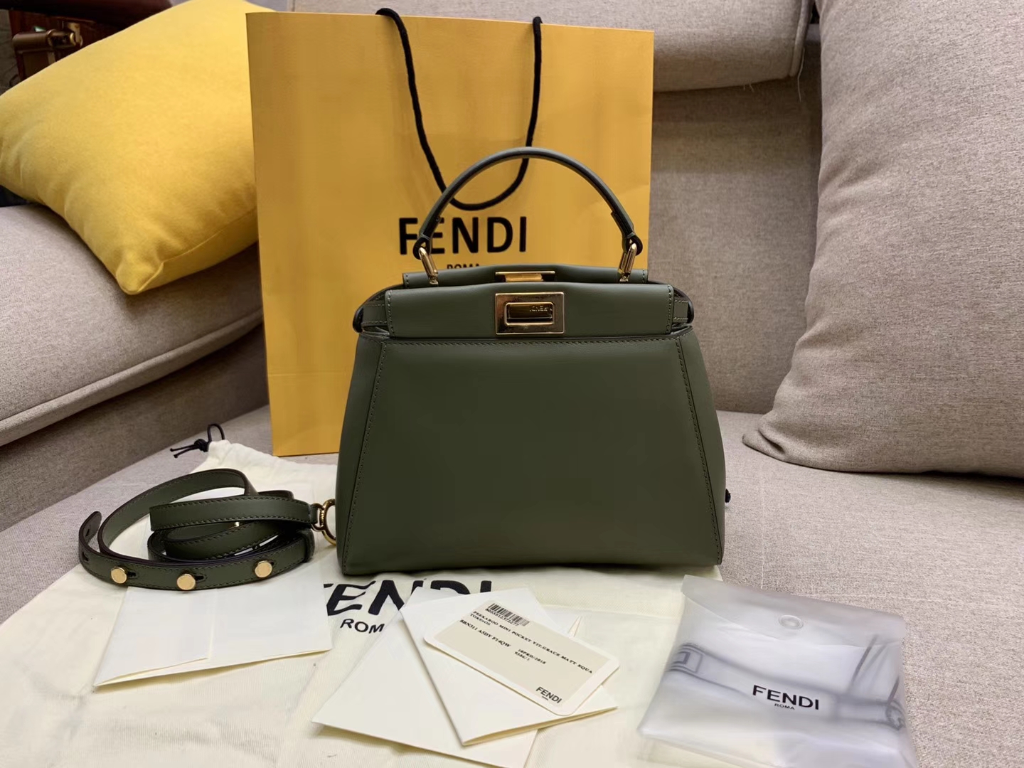 Fendi 芬迪 Peekaboo 手袋 完美气场  墨绿色口袋小猫包