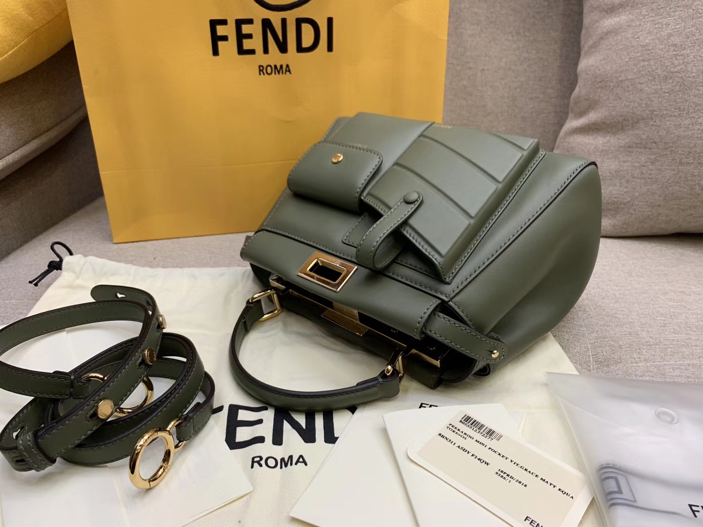 Fendi 芬迪 Peekaboo 手袋 完美气场  墨绿色口袋小猫包