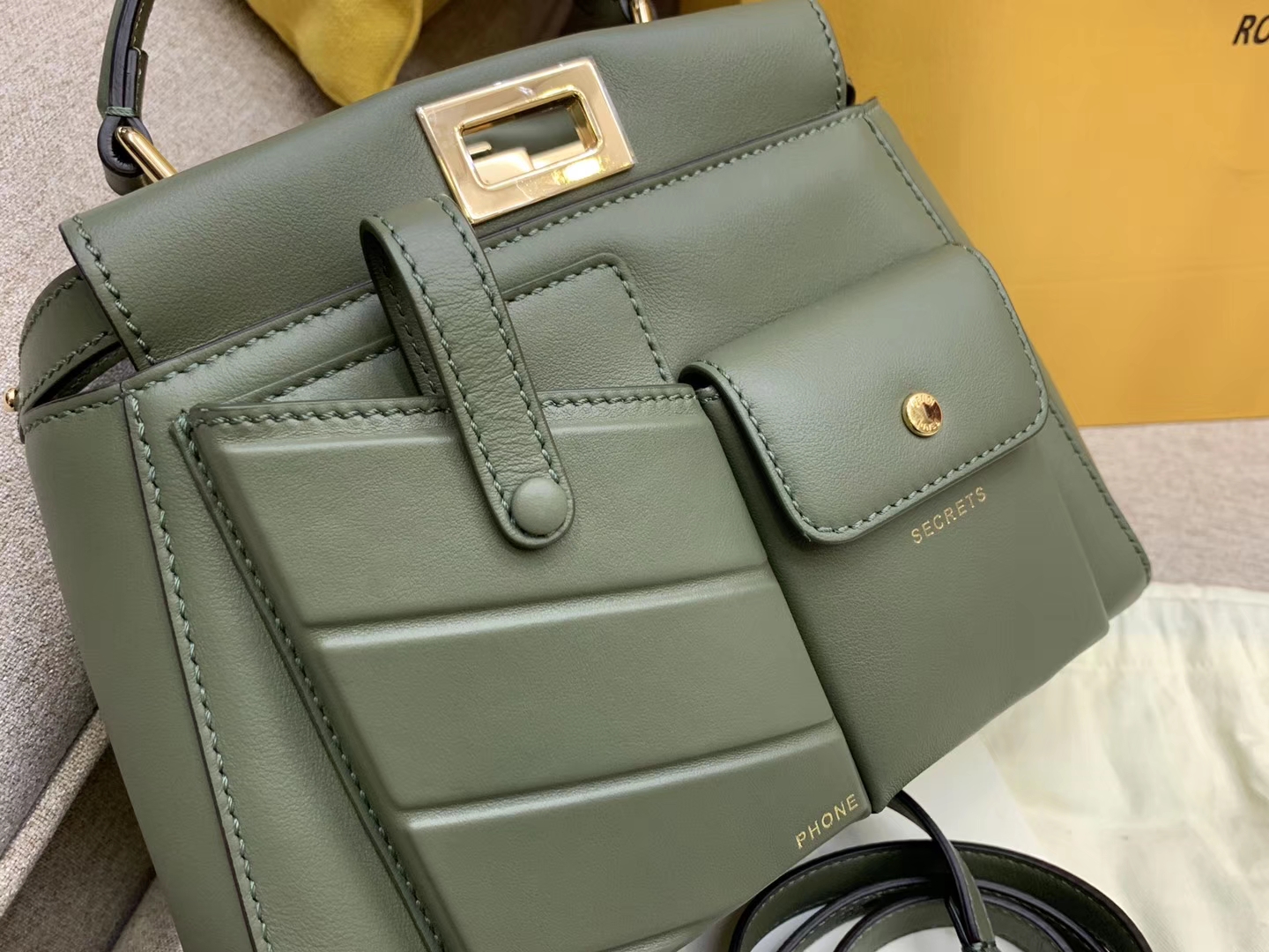 Fendi 芬迪 Peekaboo 手袋 完美气场  墨绿色口袋小猫包