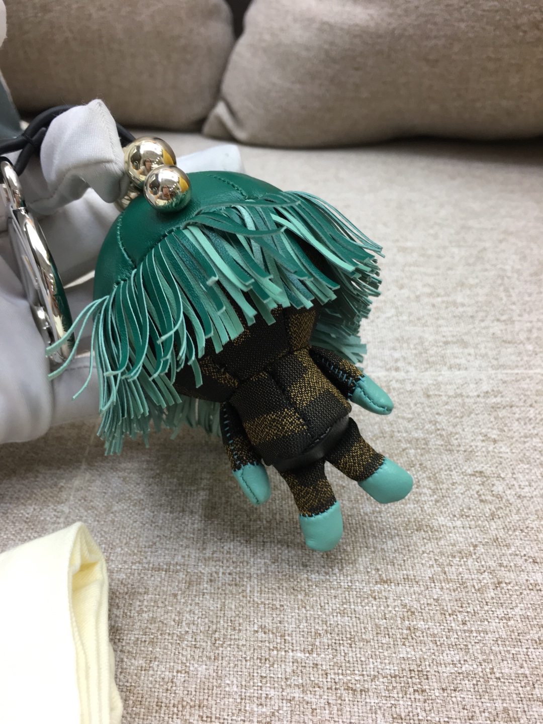 FENDI 奇趣配饰Space Monkey 捉住它，给你的潮酷装备加一点个性Buff