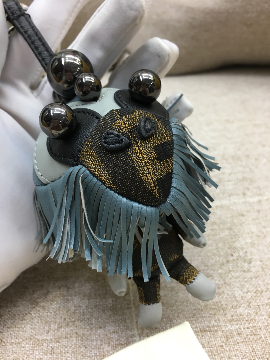 FENDI 奇趣配饰Space Monkey 给你的潮酷装备加一点个性Buff