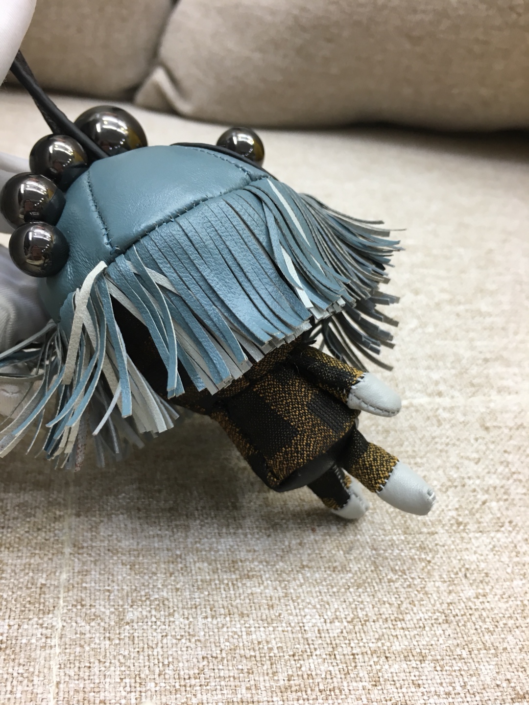 FENDI 奇趣配饰Space Monkey 给你的潮酷装备加一点个性Buff