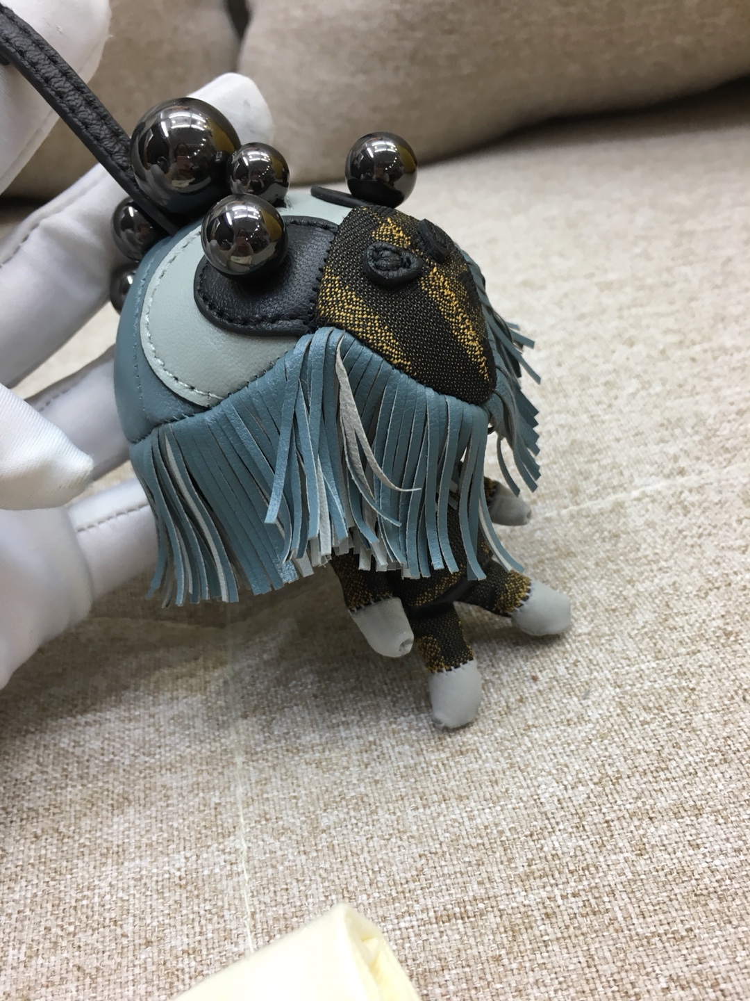 FENDI 奇趣配饰Space Monkey 给你的潮酷装备加一点个性Buff