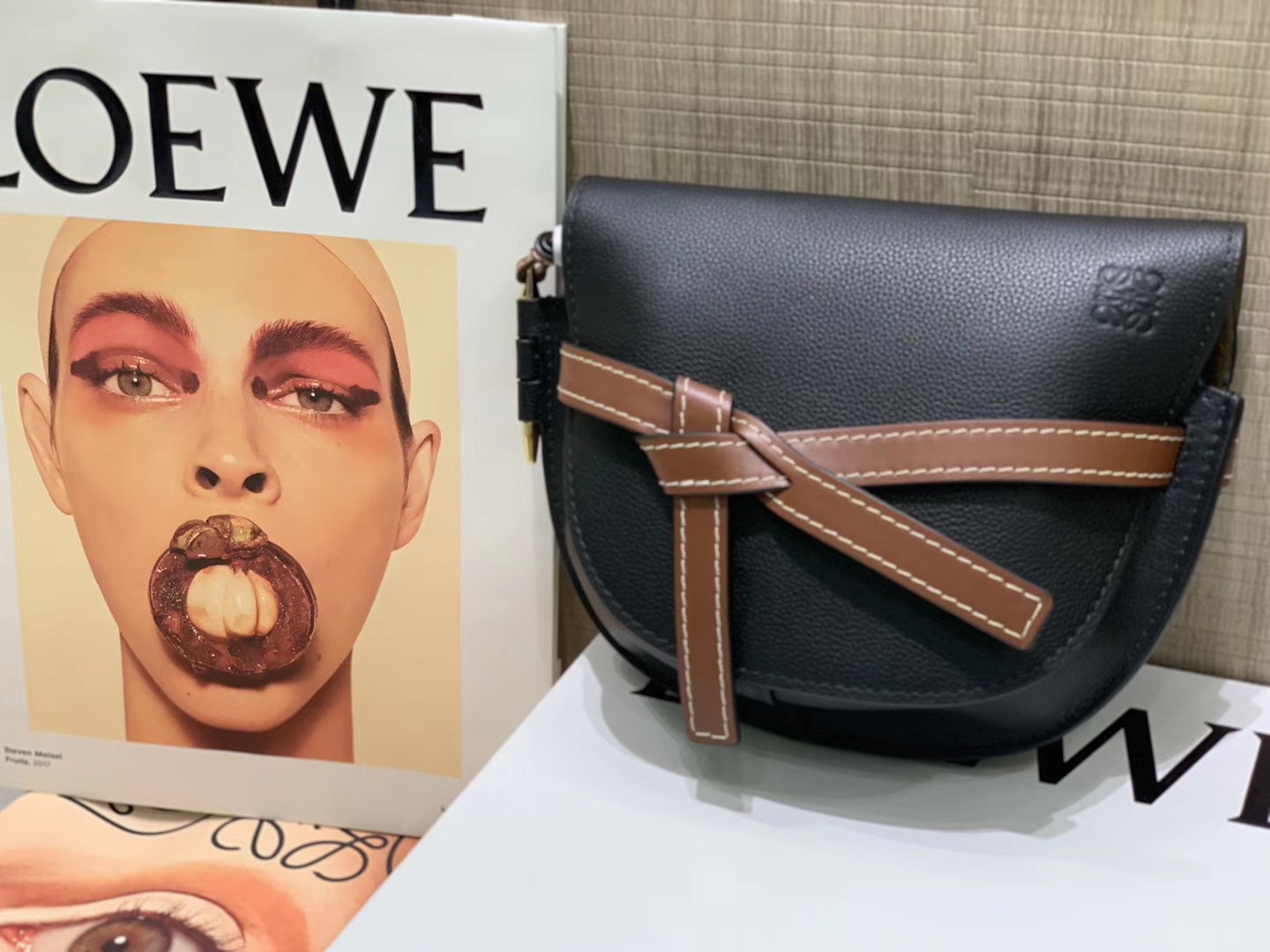 Loewe Gate系列 2019新色 斜挎中号 黑色