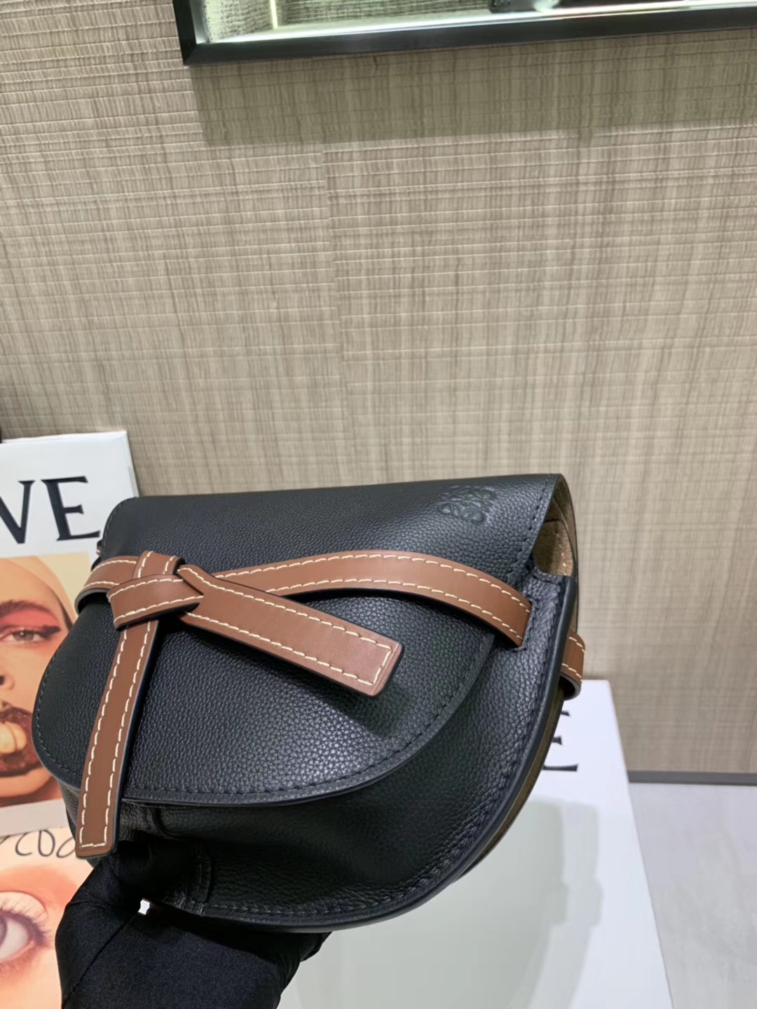 Loewe Gate系列 2019新色 斜挎中号 黑色