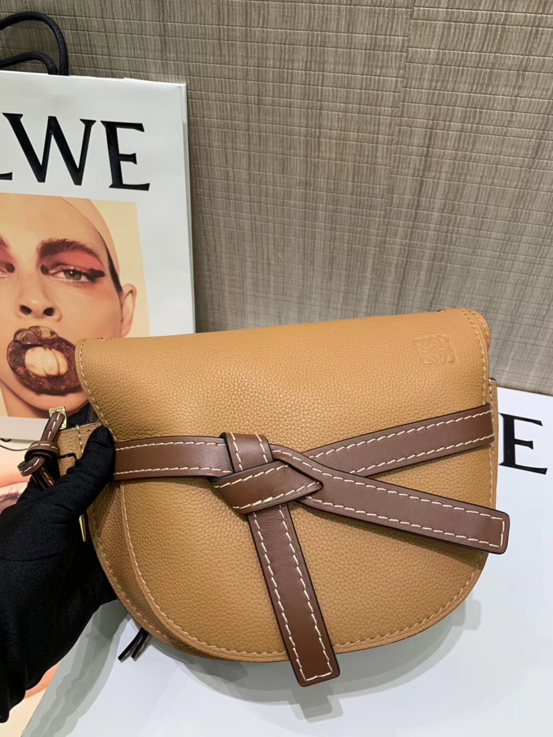 Loewe Gate系列 2019新色 斜挎中号 焦糖色 
