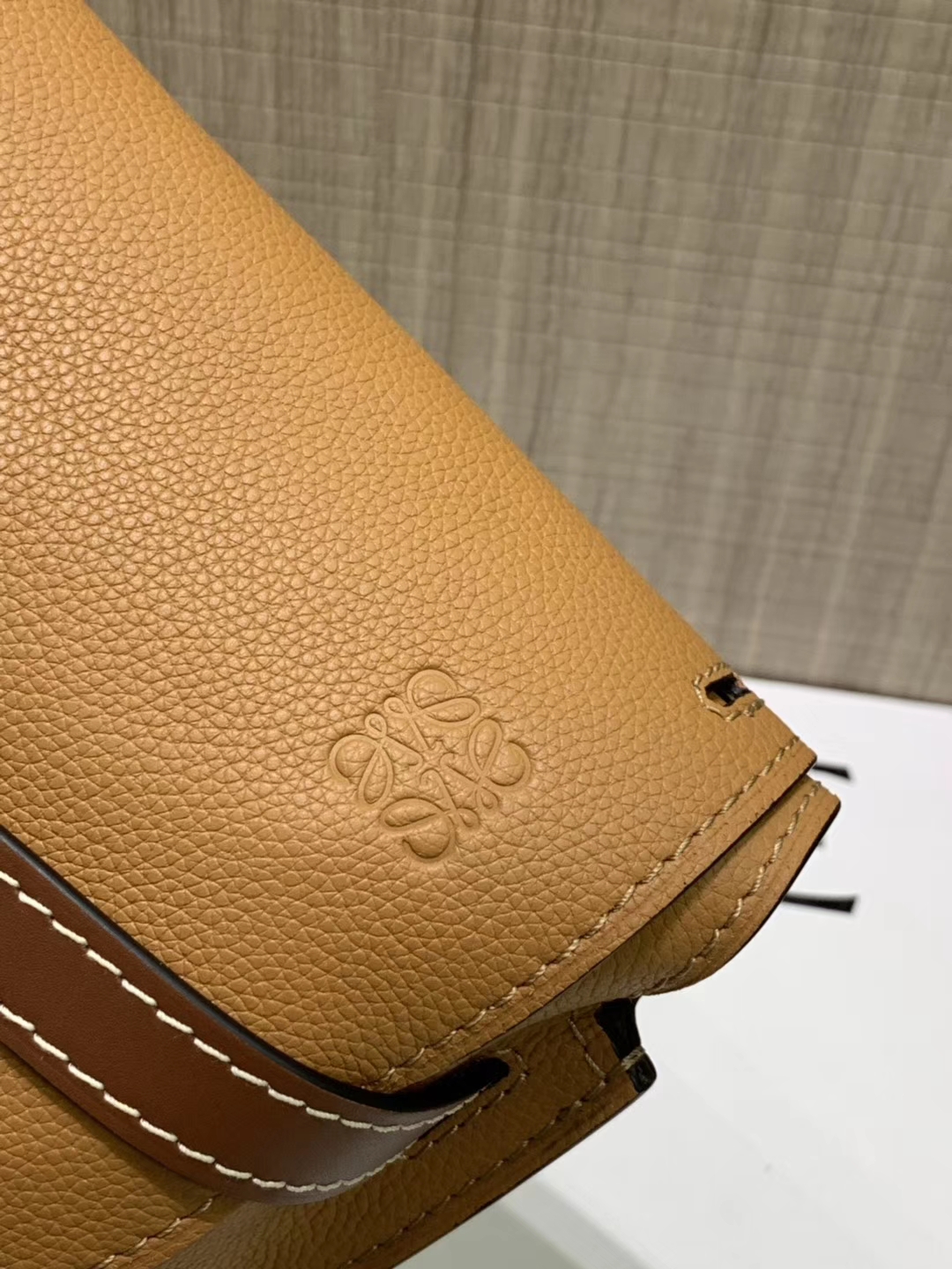 Loewe Gate系列 2019新色 斜挎中号 焦糖色 