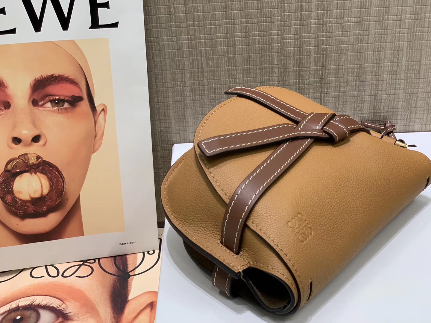 Loewe Gate系列 2019新色 斜挎中号 焦糖色 