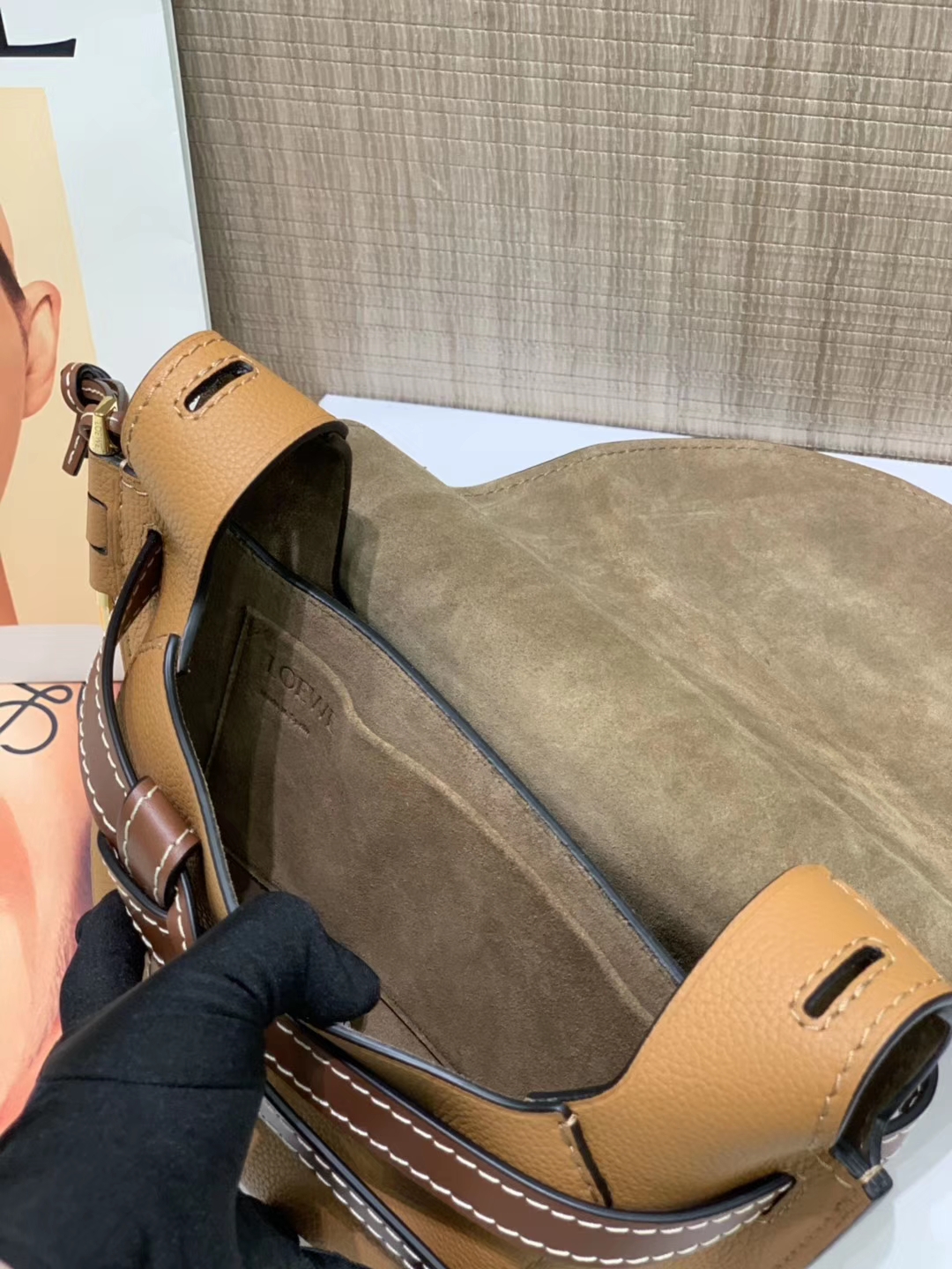 Loewe Gate系列 2019新色 斜挎中号 焦糖色 