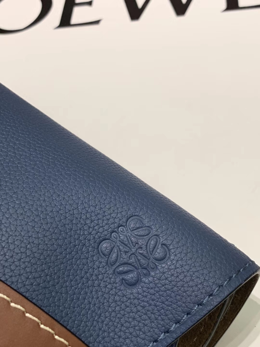Loewe Gate系列 2019新色 斜挎中号 牛仔蓝