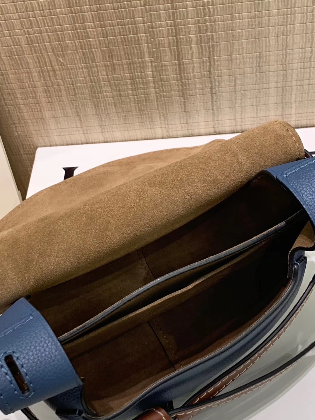 Loewe Gate系列 2019新色 斜挎中号 牛仔蓝