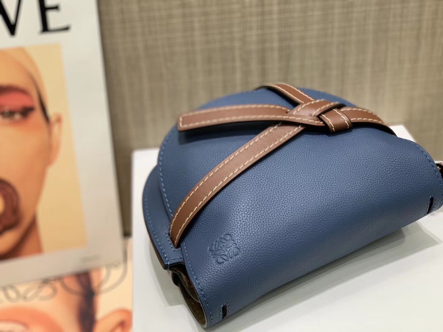 Loewe Gate系列 2019新色 斜挎中号 牛仔蓝