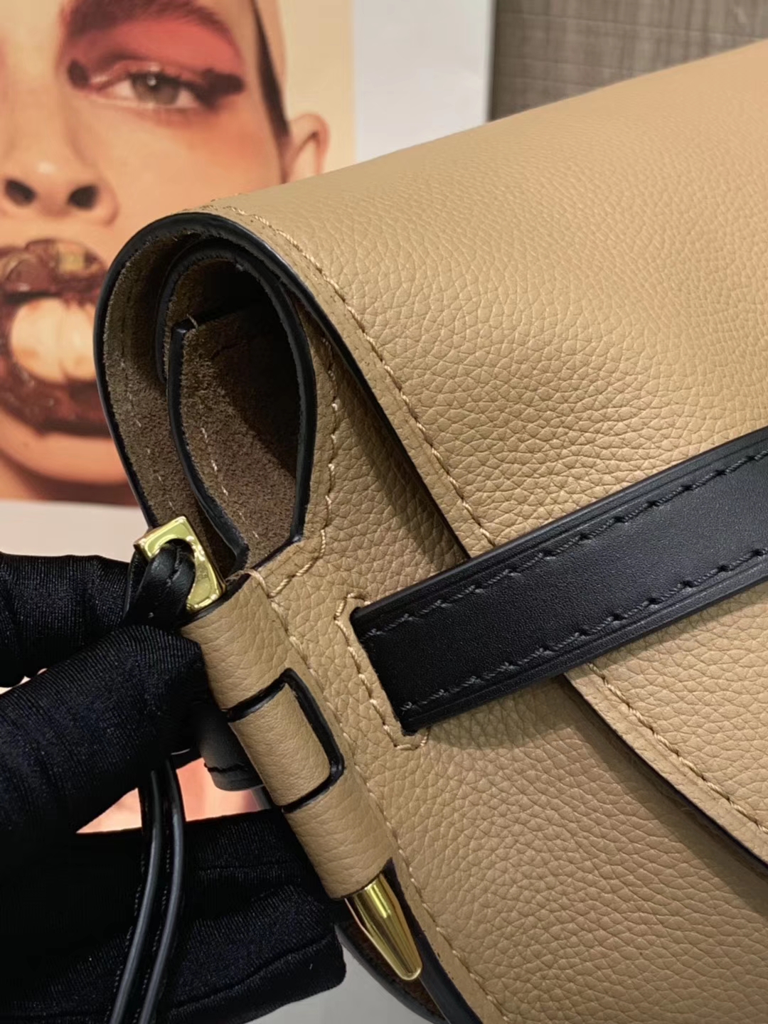 Loewe Gate系列 2019新色 斜挎中号 奶茶色