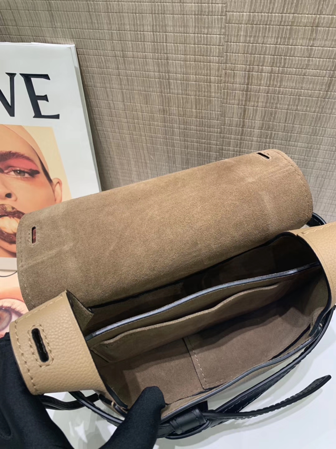 Loewe Gate系列 2019新色 斜挎中号 奶茶色