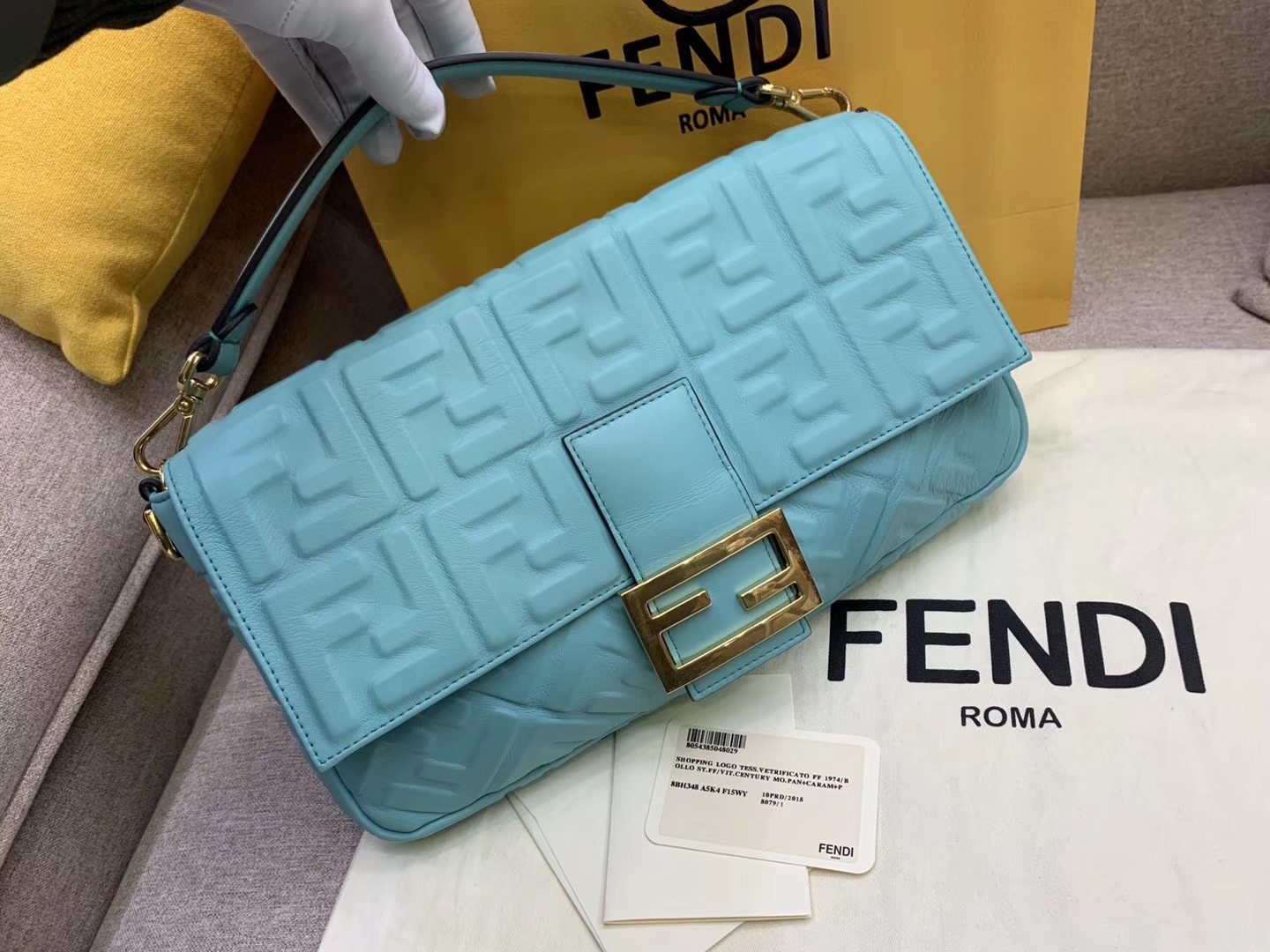 Fendi 芬迪 Baguette FF 浮雕系列 32x17x6cm 进口小羊皮 蓝色