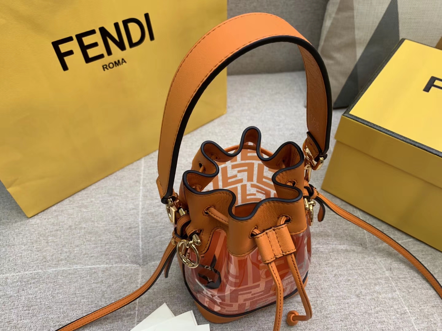 Fendi 芬迪 Mon Tresor 小号水桶手袋 FF图案印花 橘色 18x12x10