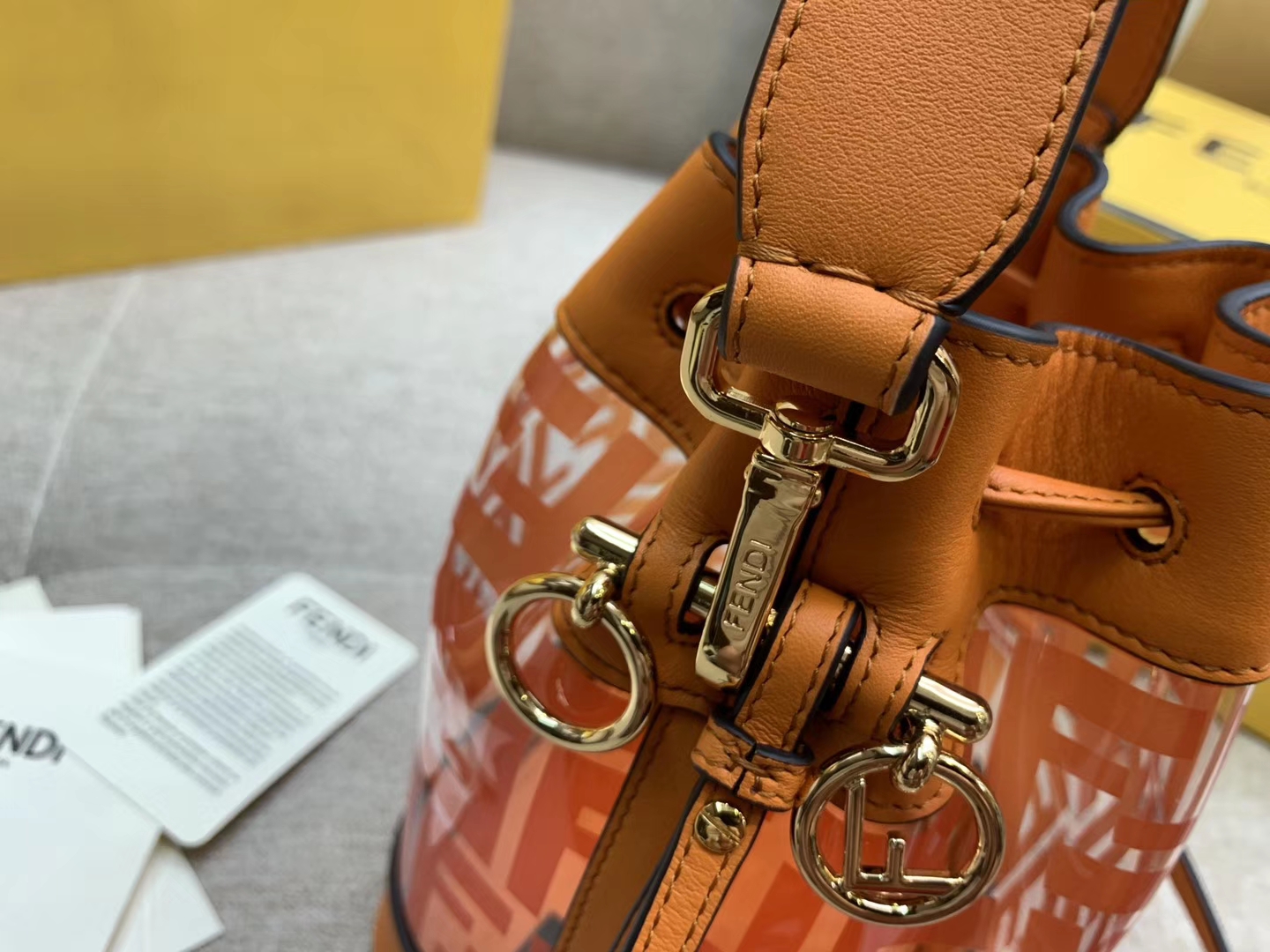 Fendi 芬迪 Mon Tresor 小号水桶手袋 FF图案印花 橘色 18x12x10