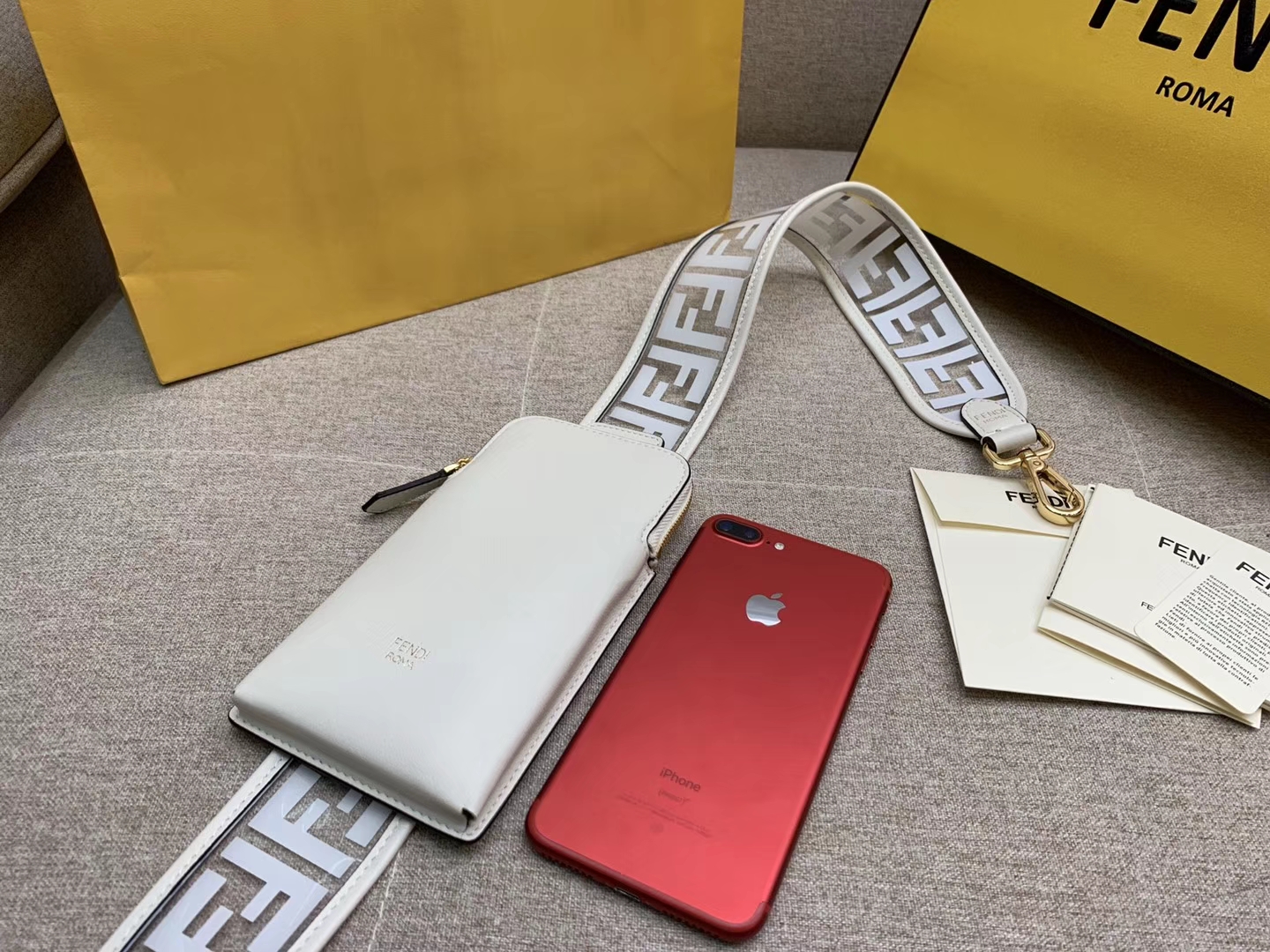 Fendi 芬迪 最新胸包 肩带可单用 白色
