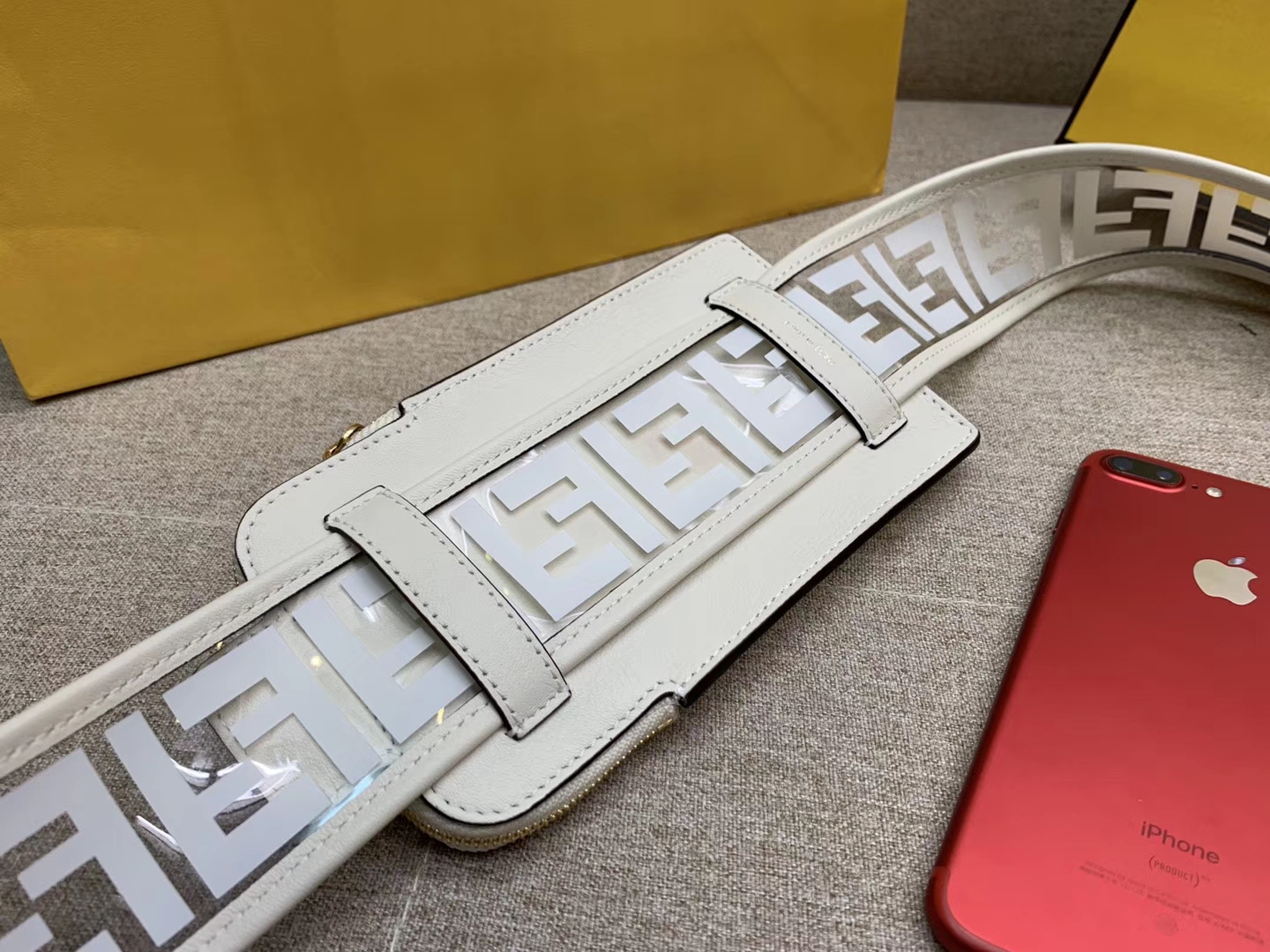 Fendi 芬迪 最新胸包 肩带可单用 白色