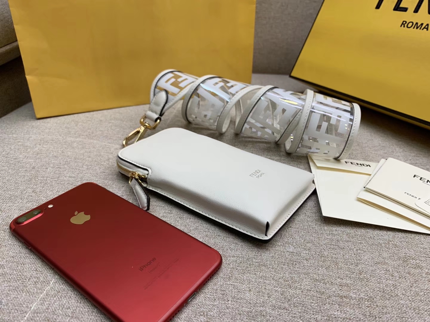 Fendi 芬迪 最新胸包 肩带可单用 白色