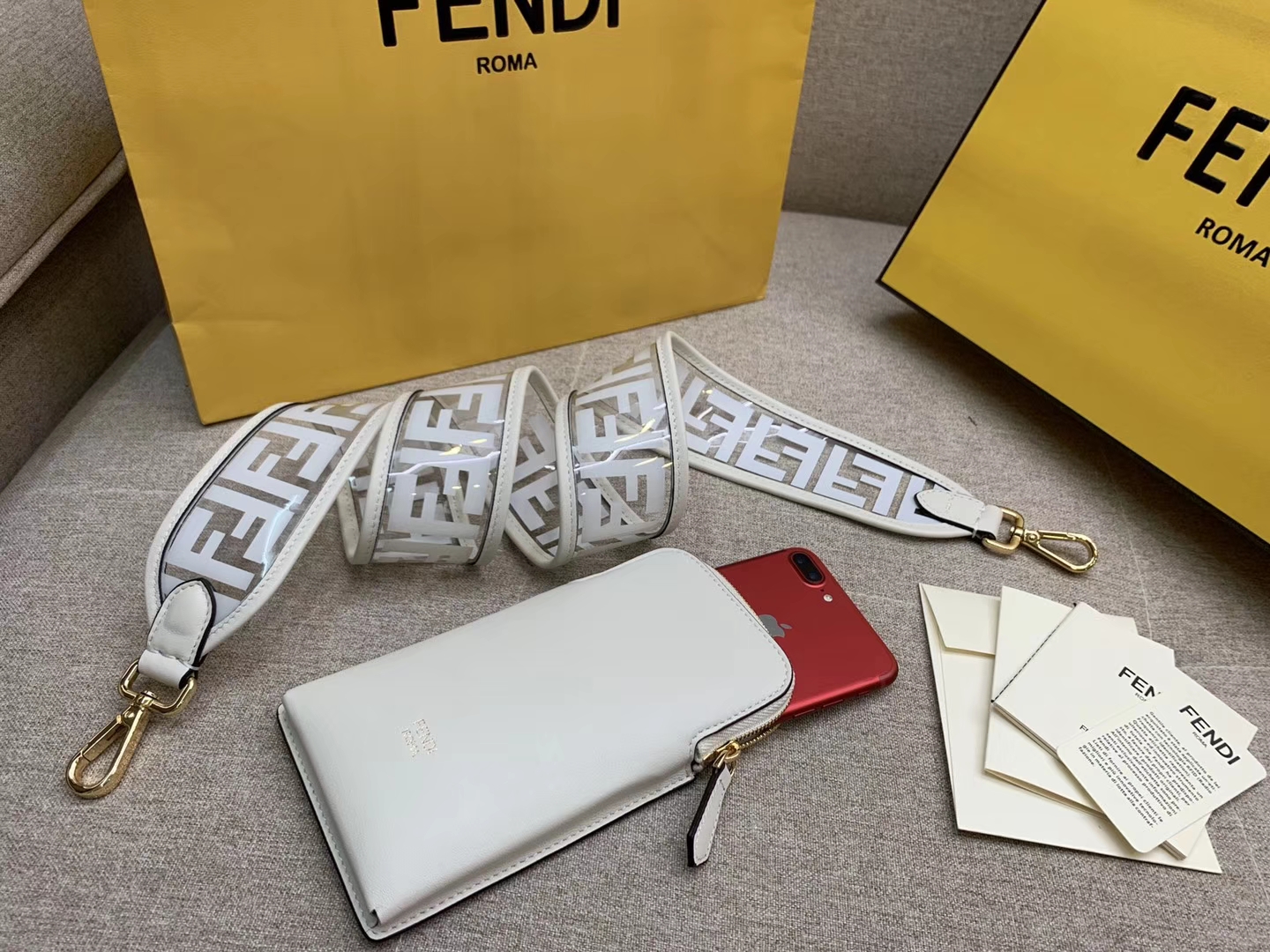 Fendi 芬迪 最新胸包 肩带可单用 白色
