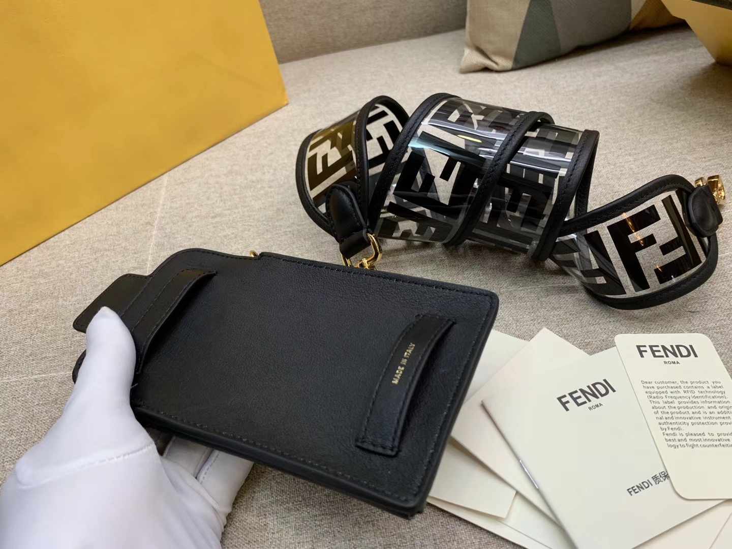 Fendi 芬迪 最新胸包 肩带可单用 黑色