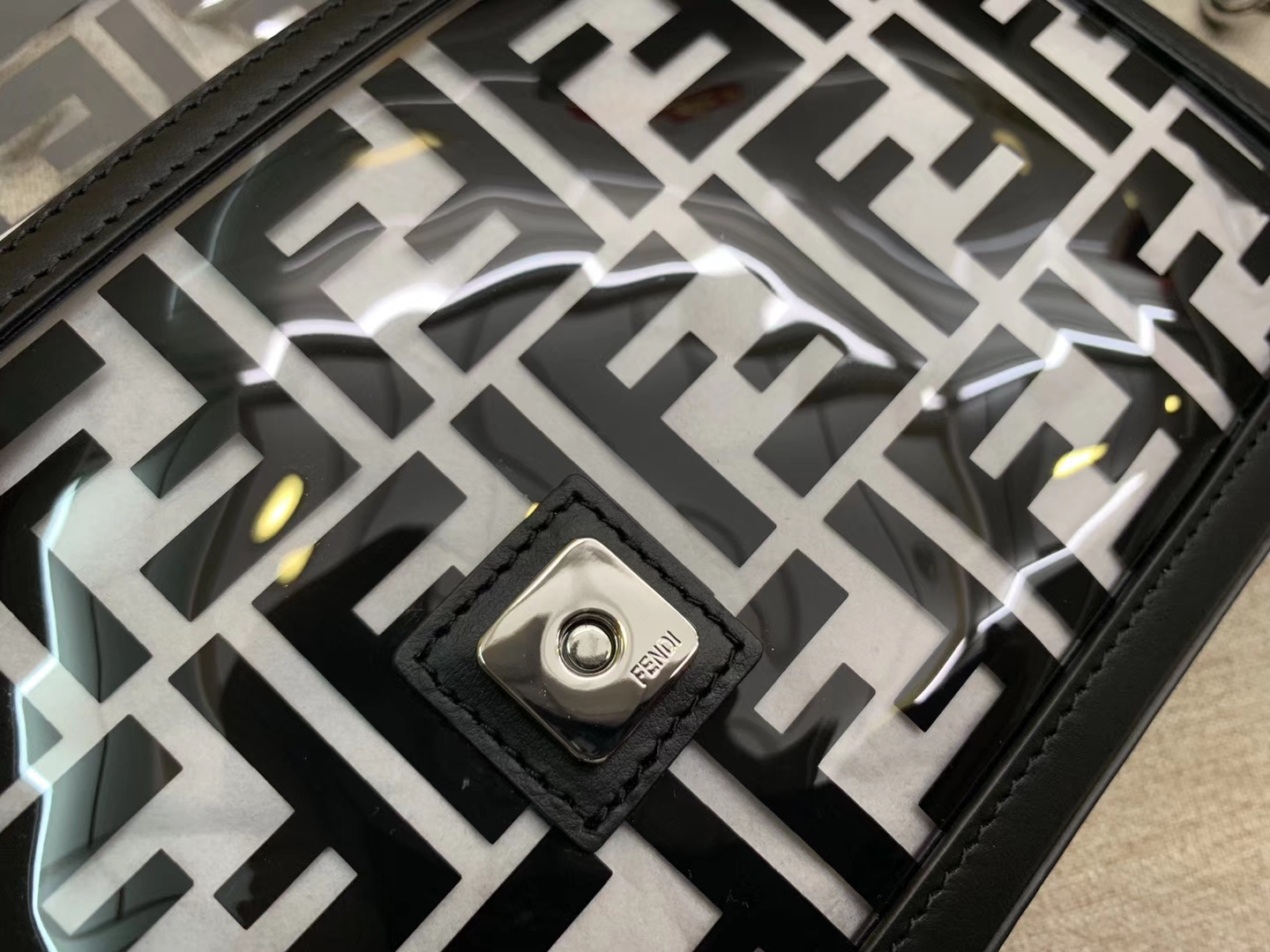 Fendi 芬迪 法棍包 Baguette手袋 全透明的TPU F 印花 26cm 黑色