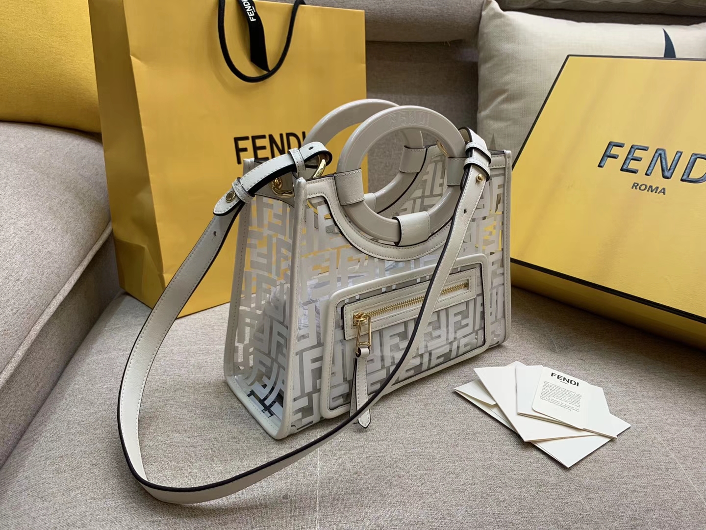 Fendi 芬迪 RUNAWAY 系列 全透明的进口TPU F 印花 28x21x11cm