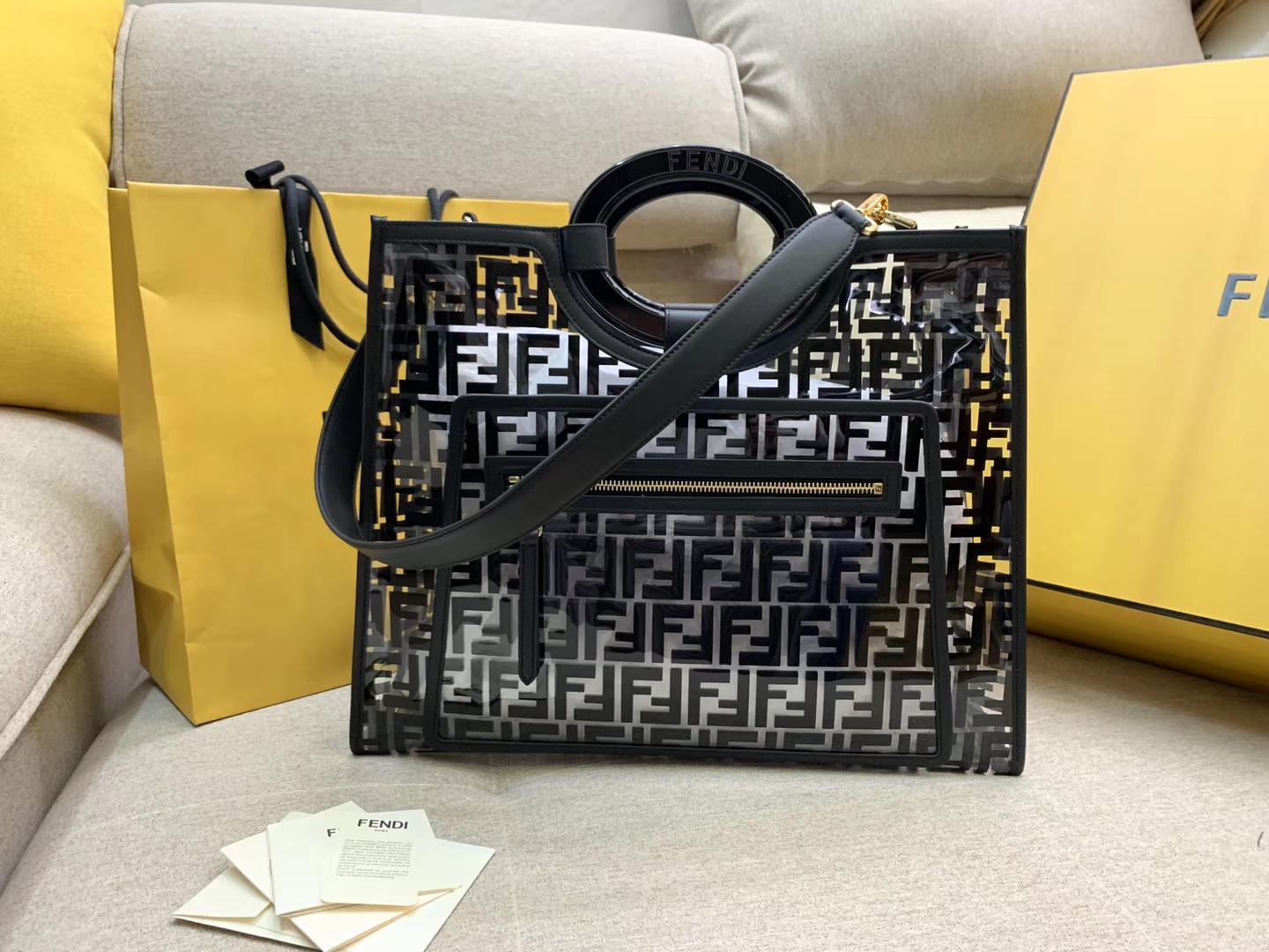 Fendi 芬迪 RUNAWAY  系列 全透明的进口TPU F 印花 41x34x12cm