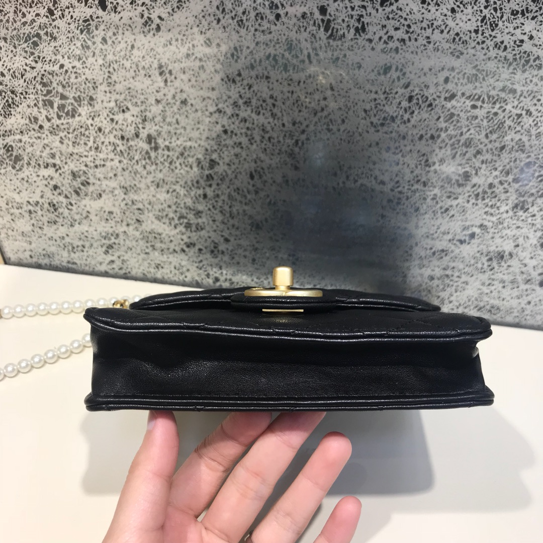 Chanel 香奈儿 新款链条珍珠包小号 进口小羊皮 黑色 沙金