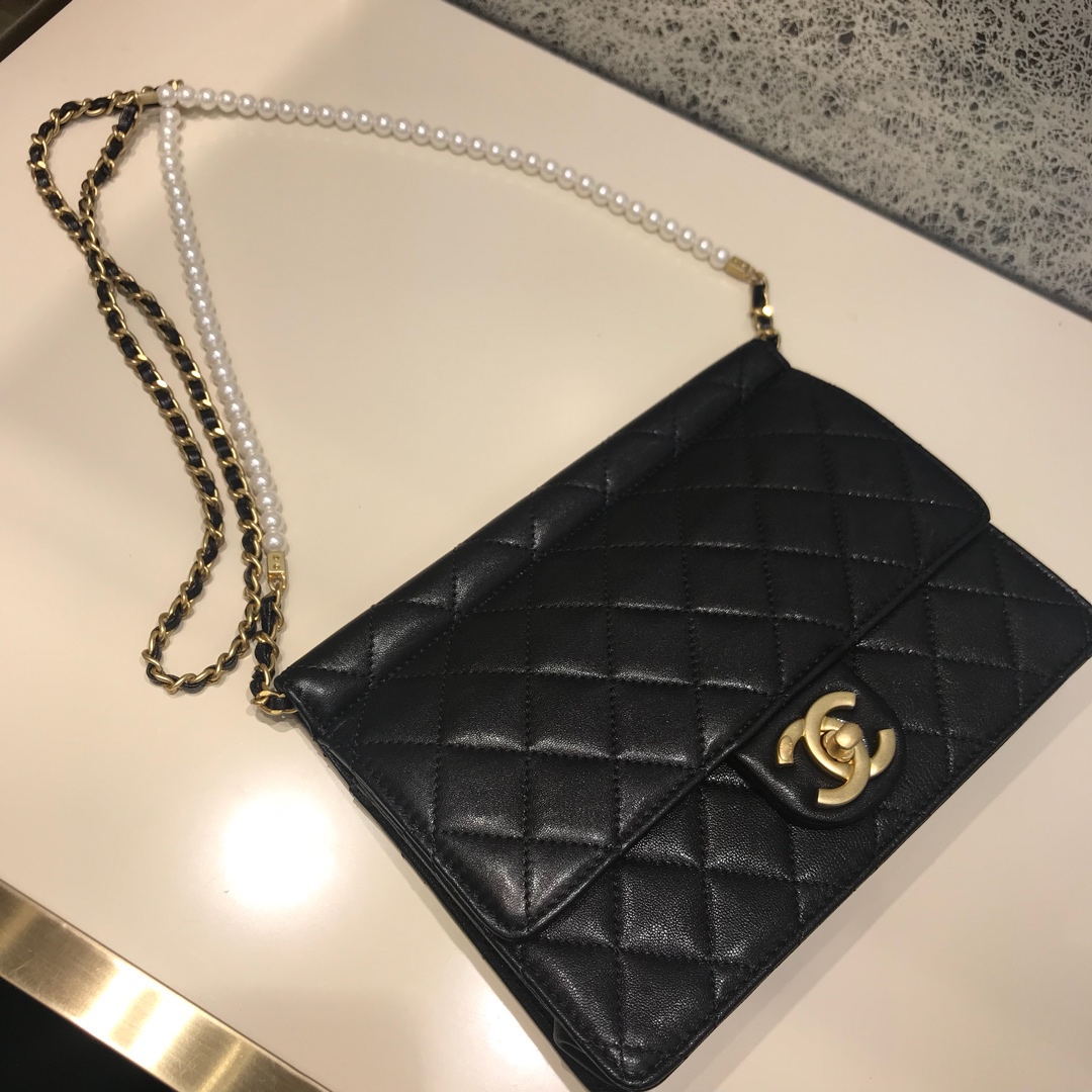 Chanel 香奈儿 新款链条珍珠包大号 进口小羊皮 黑色 沙金
