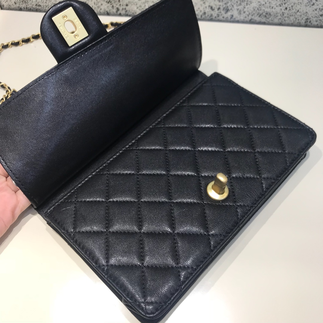Chanel 香奈儿 新款链条珍珠包大号 进口小羊皮 黑色 沙金
