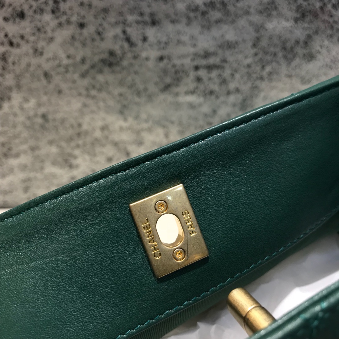 Chanel 香奈儿 Hobo bag 顶级代购版本 23cm 原厂小牛皮 绿色
