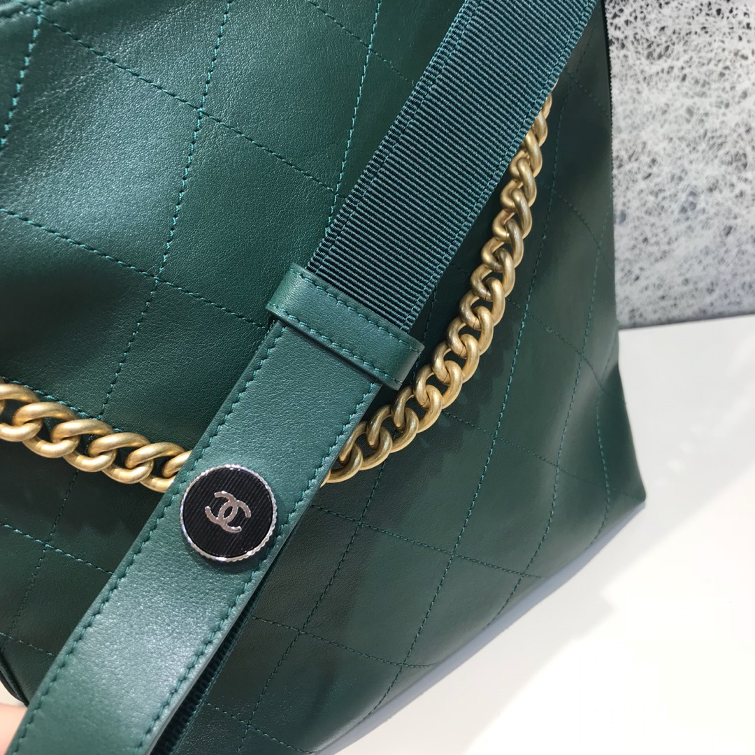 Chanel 香奈儿 Hobo bag 顶级代购版本 23cm 原厂小牛皮 绿色