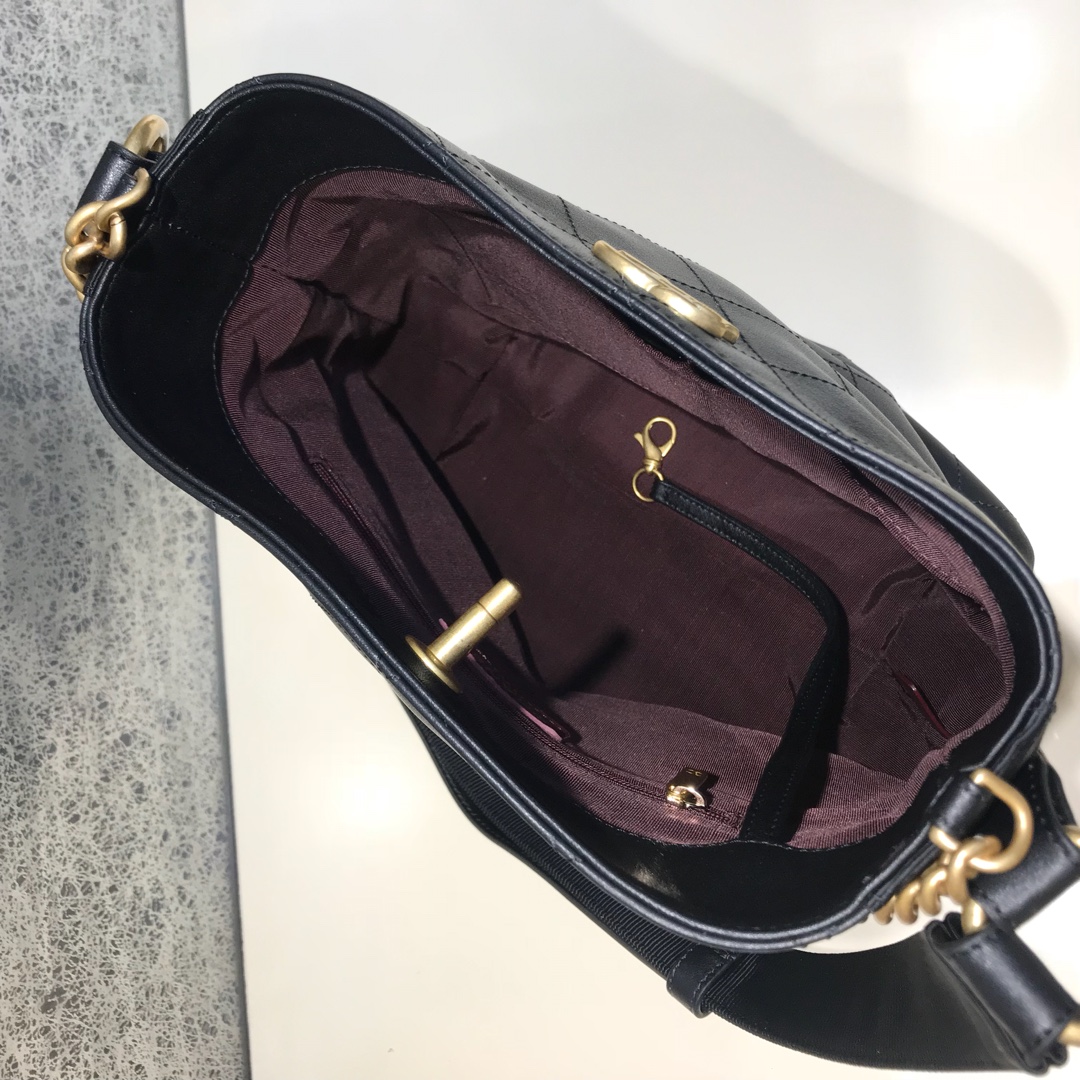 Chanel 香奈儿 Hobo bag 顶级代购版本 23cm 原厂小牛皮 全黑色