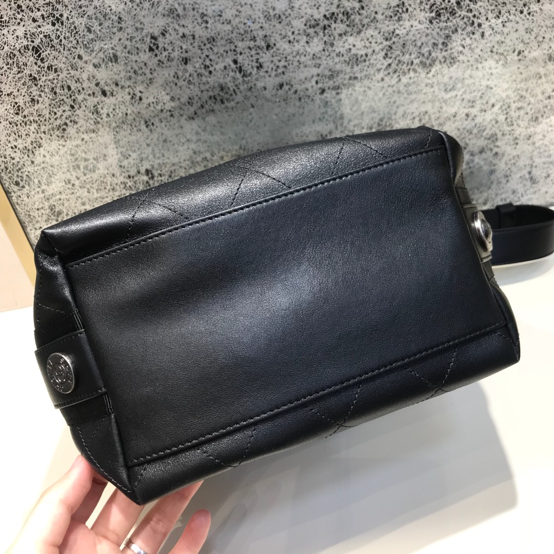 Chanel 香奈儿 Hobo bag 顶级代购版本 23cm 原厂小牛皮 全黑色