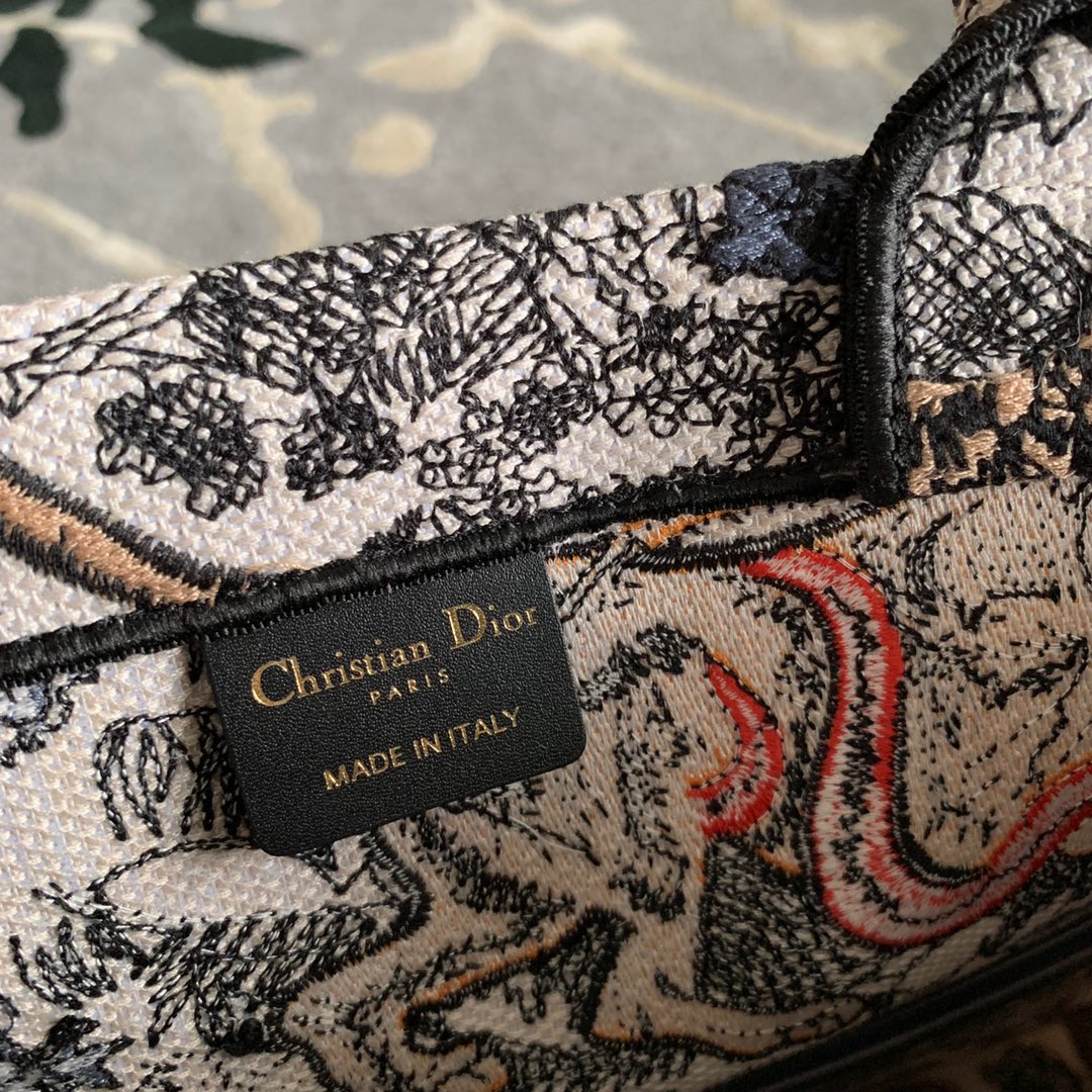 19年Dior 全新款购物袋 彩色老虎  风靡全球
