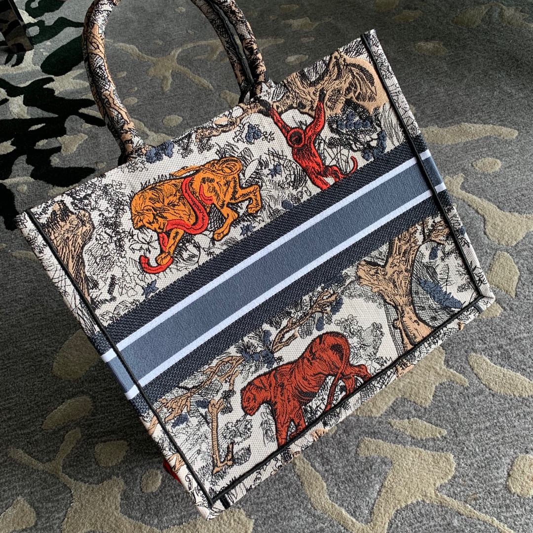 19年Dior 全新款购物袋 彩色老虎  风靡全球