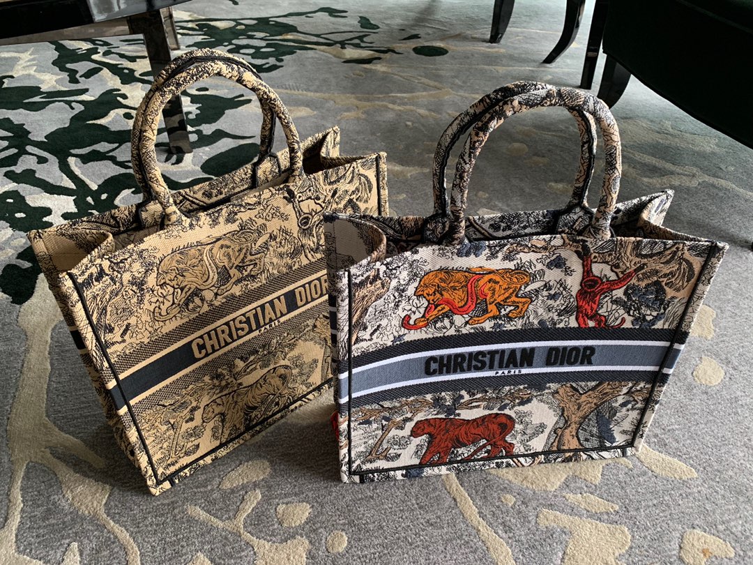 19年Dior 全新款购物袋 彩色老虎  风靡全球