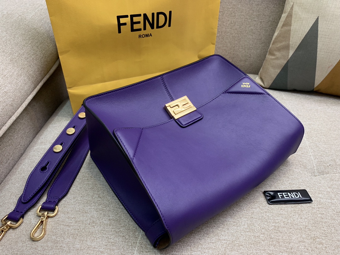 Fendi 芬迪 大号现 KAN U 系列 定制凸纹 紫色按扣女包 原厂进口皮