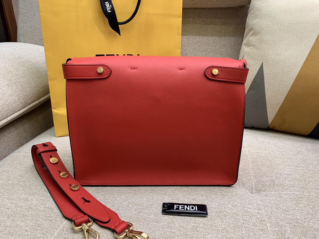 Fendi 芬迪 大号现 KAN U 系列 定制凸纹 红色按扣女包 原厂进口皮