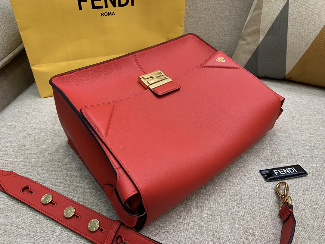 Fendi 芬迪 大号现 KAN U 系列 定制凸纹 红色按扣女包 原厂进口皮