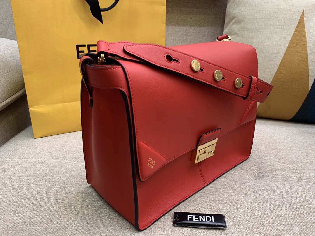 Fendi 芬迪 大号现 KAN U 系列 定制凸纹 红色按扣女包 原厂进口皮