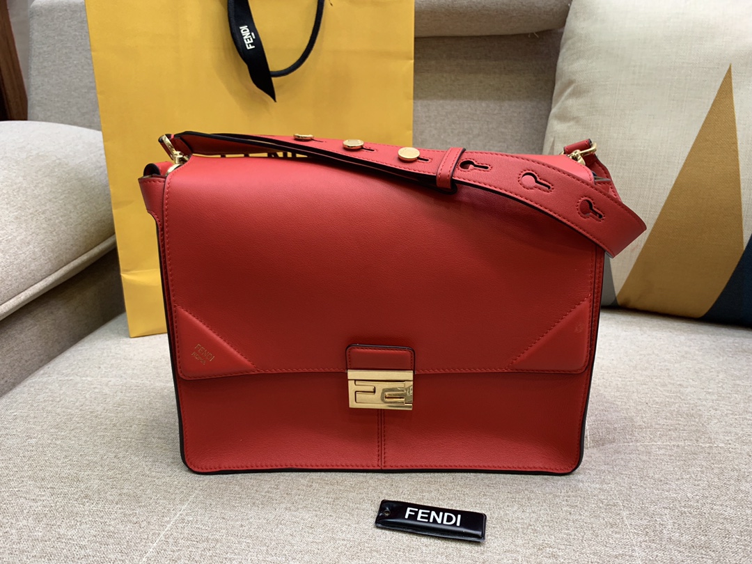 Fendi 芬迪 大号现 KAN U 系列 定制凸纹 红色按扣女包 原厂进口皮