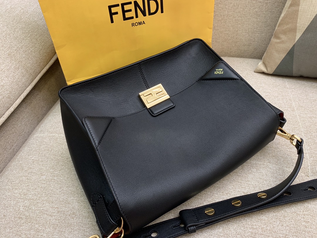Fendi 芬迪 大号现 KAN U 系列 定制凸纹 黑色按扣女包 原厂进口皮