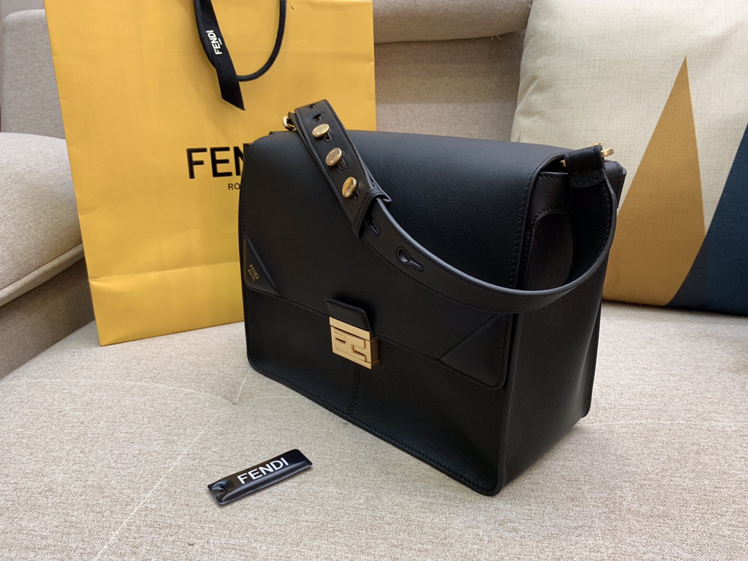 Fendi 芬迪 大号现 KAN U 系列 定制凸纹 黑色按扣女包 原厂进口皮