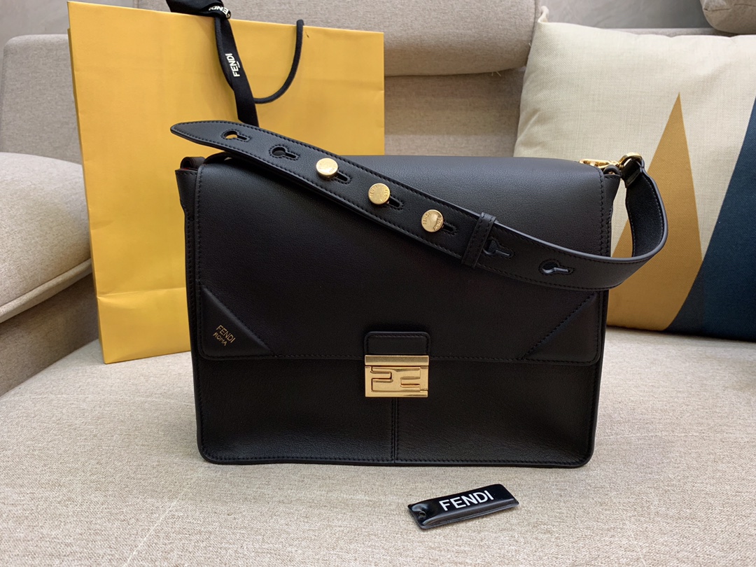 Fendi 芬迪 大号现 KAN U 系列 定制凸纹 黑色按扣女包 原厂进口皮
