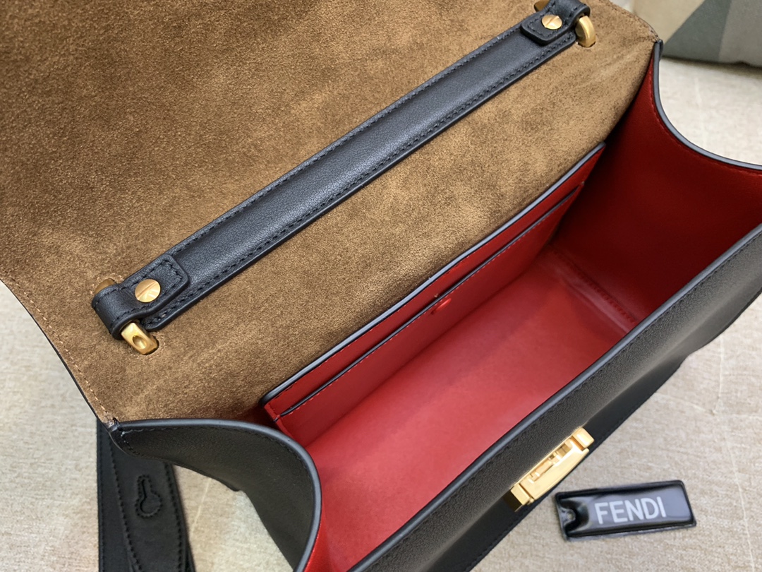 Fendi 芬迪 KAN U 系列 中号25cm 斜挎手提两用包 复古女包