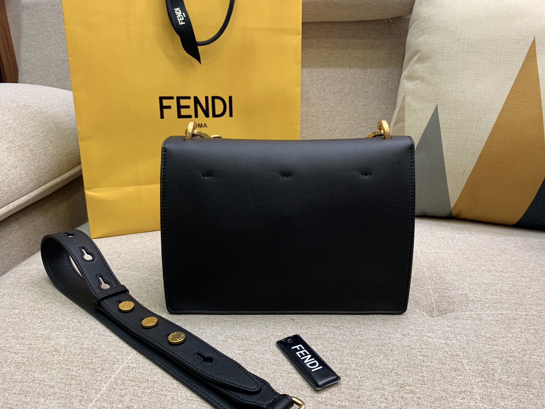 Fendi 芬迪 KAN U 系列 中号25cm 斜挎手提两用包 复古女包